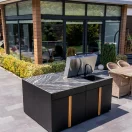 Outdoor-kitchen